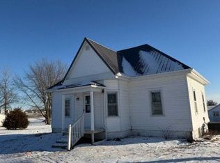 110 12th St SE, Oelwein, IA 50662