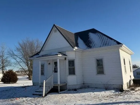 110 12th St SE, Oelwein, IA 50662