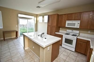 3rd image of 202 River Bend Ln