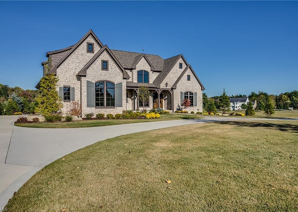 37175 Broadstone Dr, Solon, OH 44139 Zillow