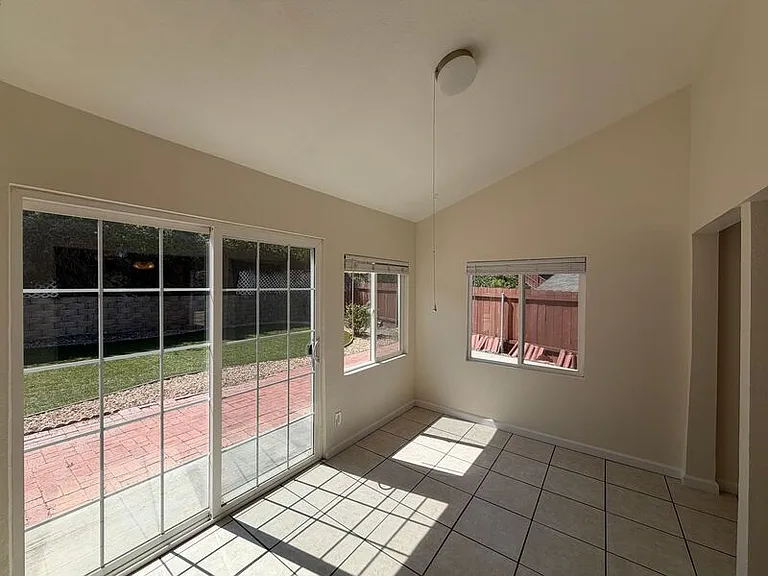 6645 Amberly St — Photo 3