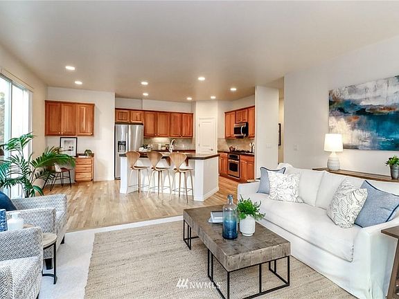 4th image of 7423 NE 198th Pl