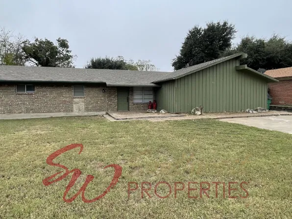 1930 Crestridge Dr, Stephenville, TX 76401