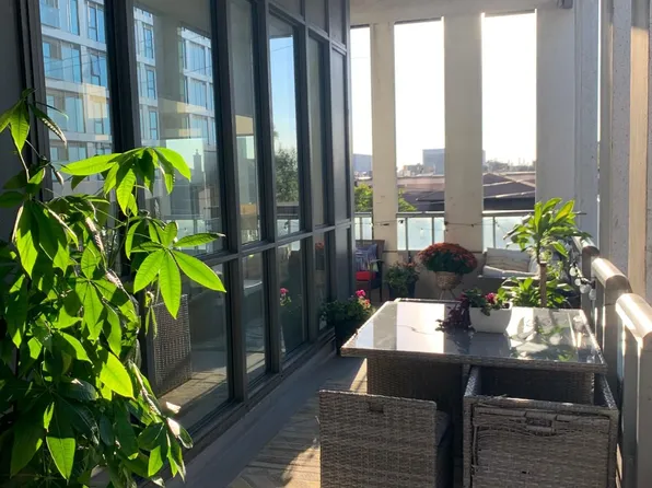 15 Zorra St #209, Toronto, ON M8Z 0C1