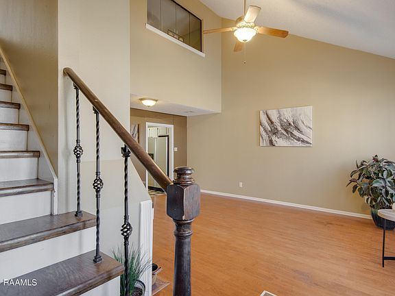 3rd image of 211 Woodland Cir