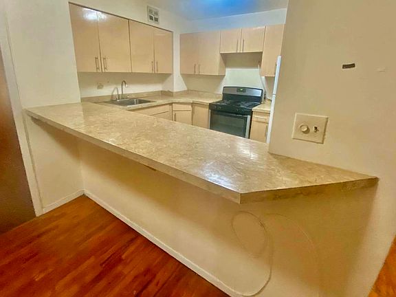 5th image of 16450 84th Ave #1
