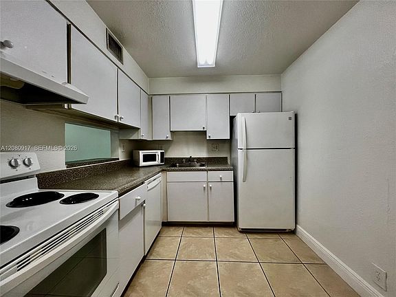4th image of 5201 Geneva Way APT 109