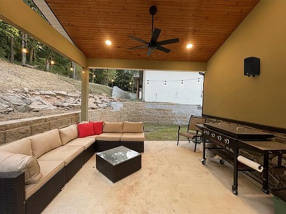 3rd image of 2236 N Marks Mill Ln