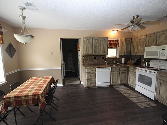 4th image of 6935 Black Thorn Dr