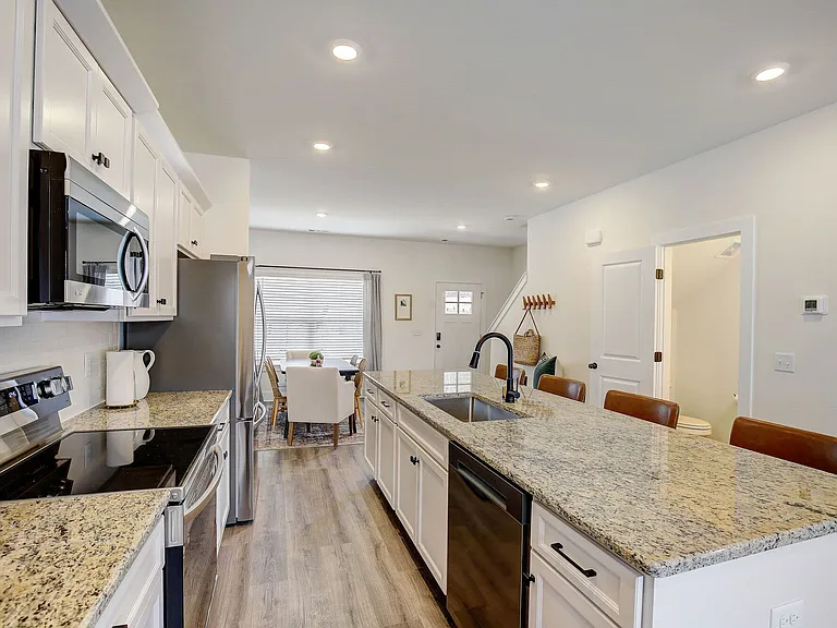Blakeney Commons Townhomes — Photo 13