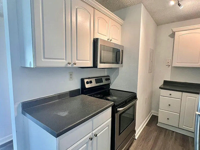 1215 N Benoist Farms Rd #203 — Photo 7