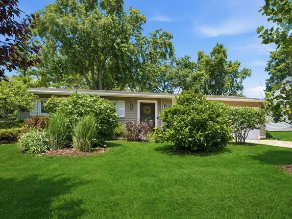 10162 Hiawatha Trl, Orland Park, IL 60462