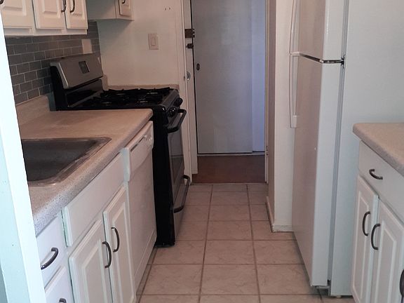4th image of 3950 N Lake Shore Dr #921D