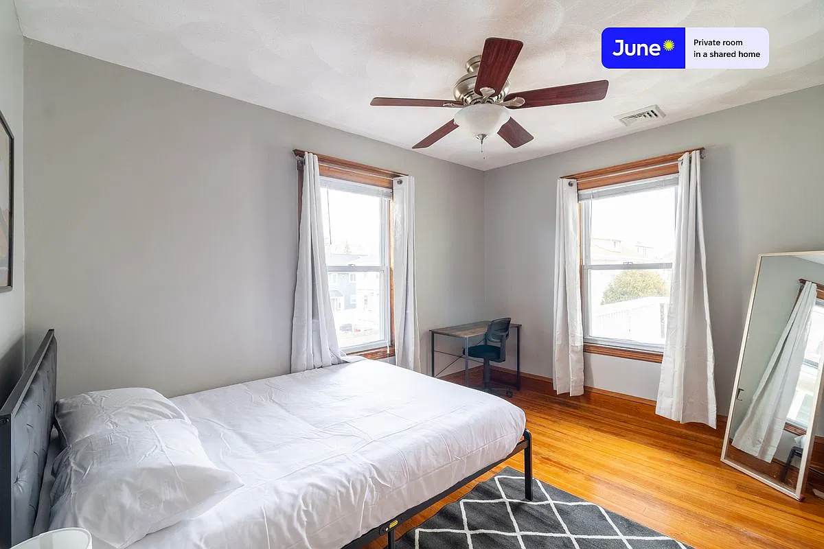 21 Bradbury Ave — Photo 2