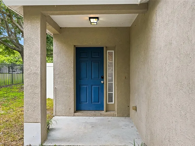 10215 Lakeside Vista Dr — Photo 4