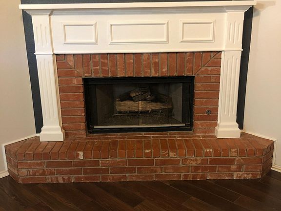 Living room with gas fireplace