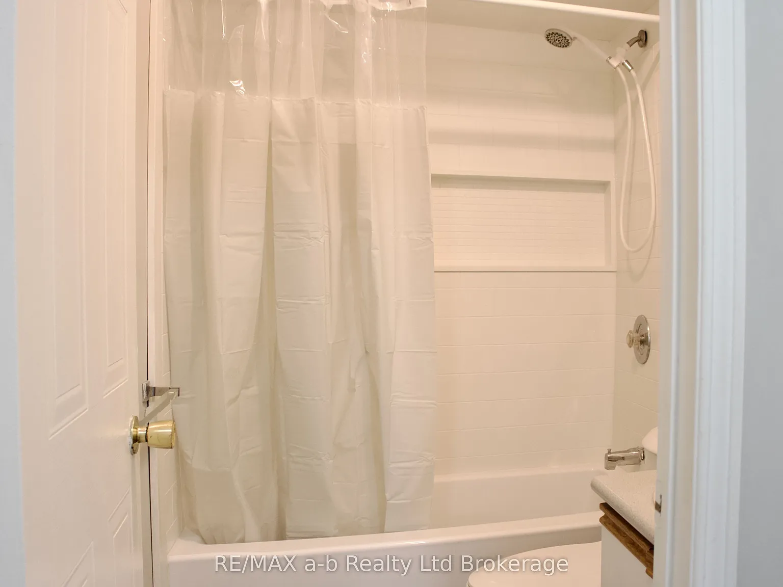 2 bed, $1,750 — Photo 4
