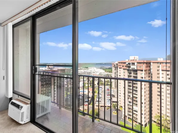 98-500 Koauka Loop APT 22M, Aiea, HI 96701