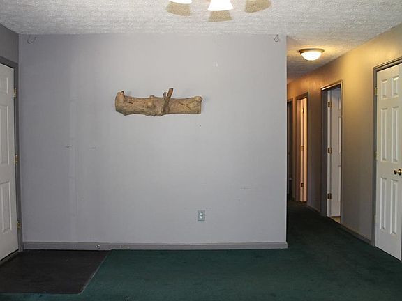 4th image of 638 Hensley Way