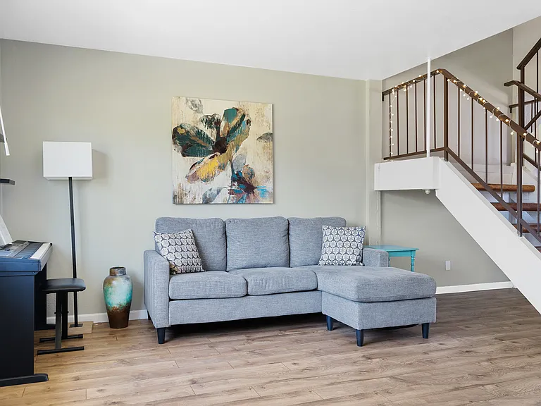 2844 E Clarendon Ave — Photo 5