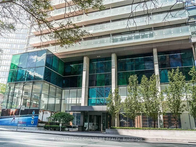 38 Grenville St #2209 — Photo 2
