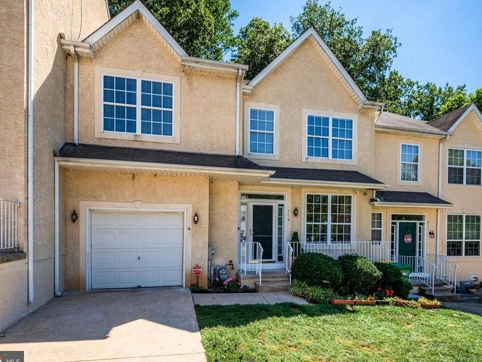 1st image of 209 Thomas Ln S