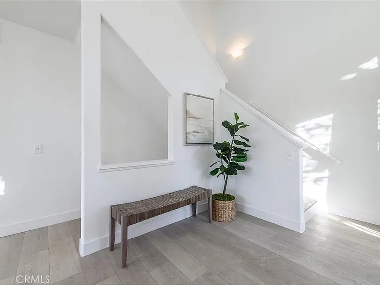 1407 Elmhurst — Photo 17