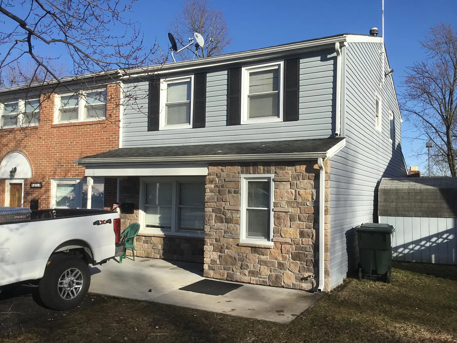 221 Bridge Dr photo 1