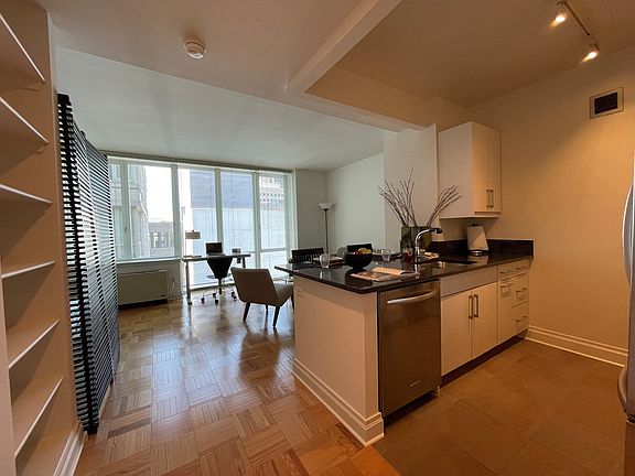 4th image of 1510 Lexington Ave APT 17N