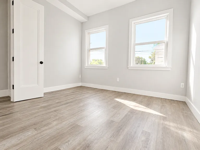 467 Ferry St #1A — Photo 1