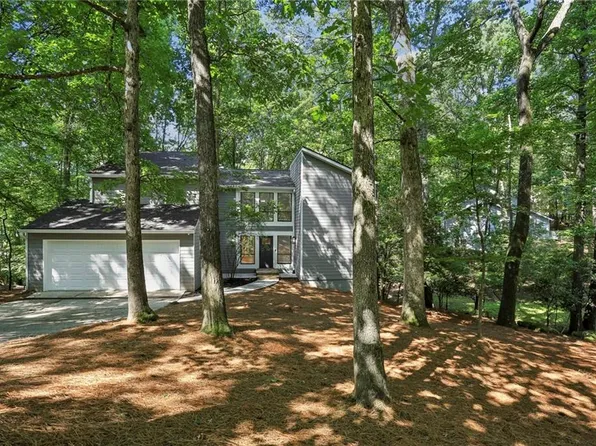 545 Woodman Pl, Roswell, GA 30076