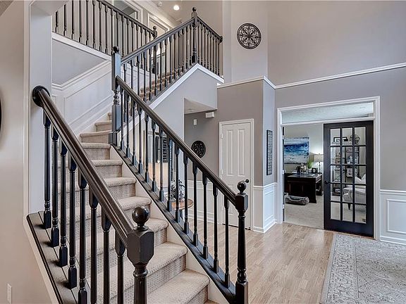 5th image of 767 Bloor Woods Ct