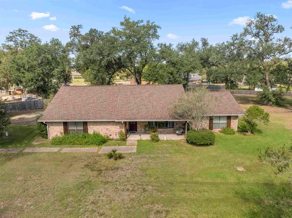 2012 Chamblee Dr, Sulphur, LA 70665