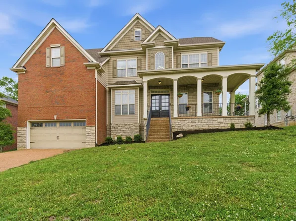 1075 Mansker Farm Blvd, Hendersonville, TN 37075