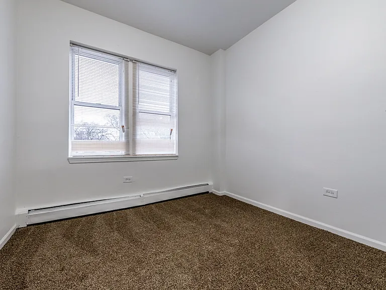 5556 W Jackson — Photo 9