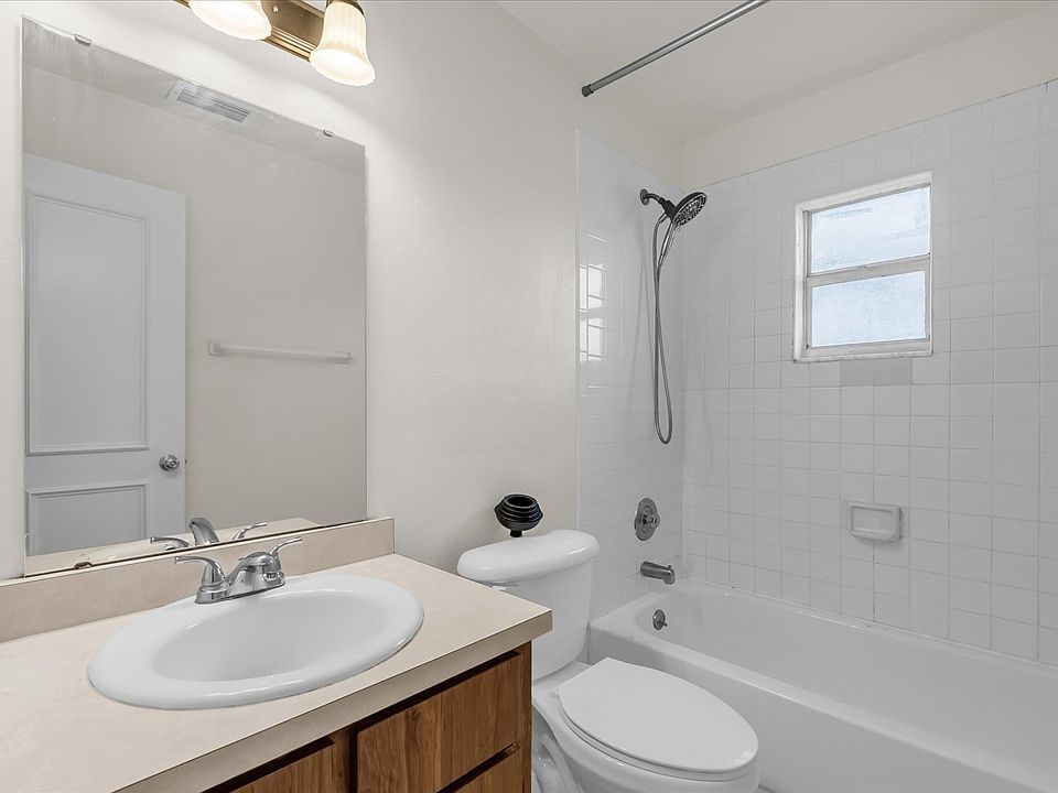 1st image of 1271 Woodman Way