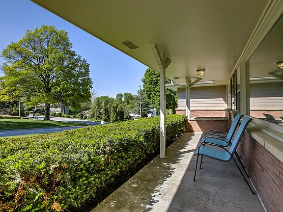 2nd image of 8082 Martha St
