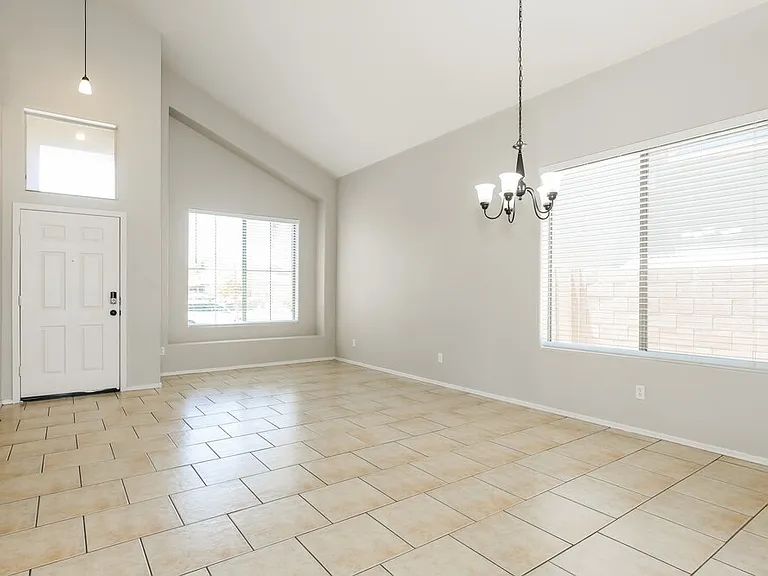 8216 W Globe Ave — Photo 5