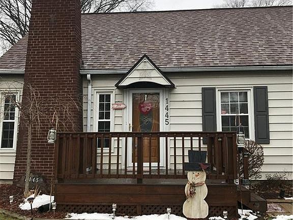 4th image of 1445 Woodland St NE
