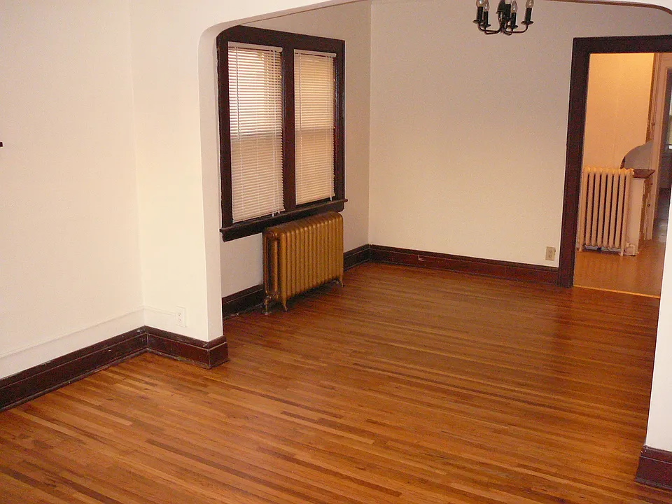 Dining room (Perfect for home office)