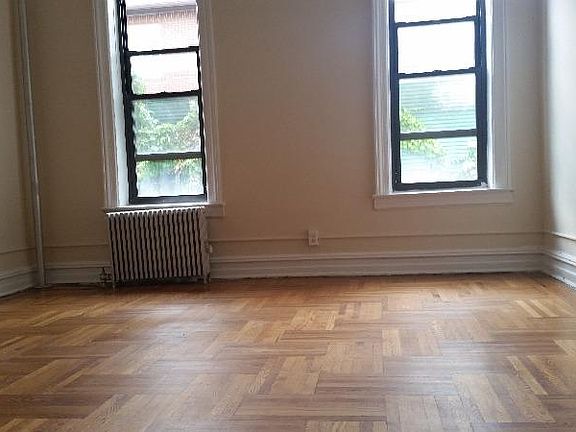 3rd image of 961 Washington Ave APT 4H
