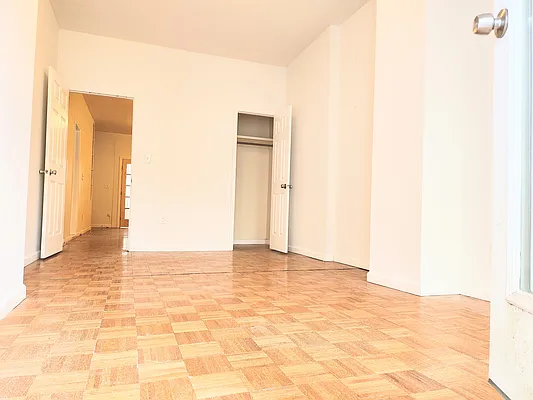 Rented by Virtual Real Estate | media 12