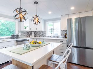 2 Sabra Cir, Derry, NH 03038