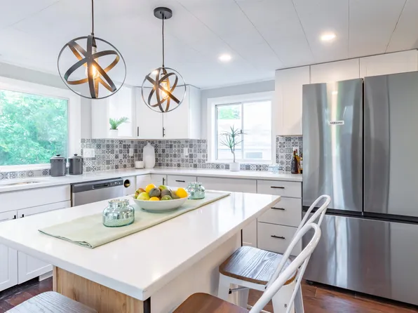 2 Sabra Circle, Derry, NH 03038