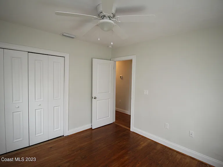 1905 Oak St — Photo 11