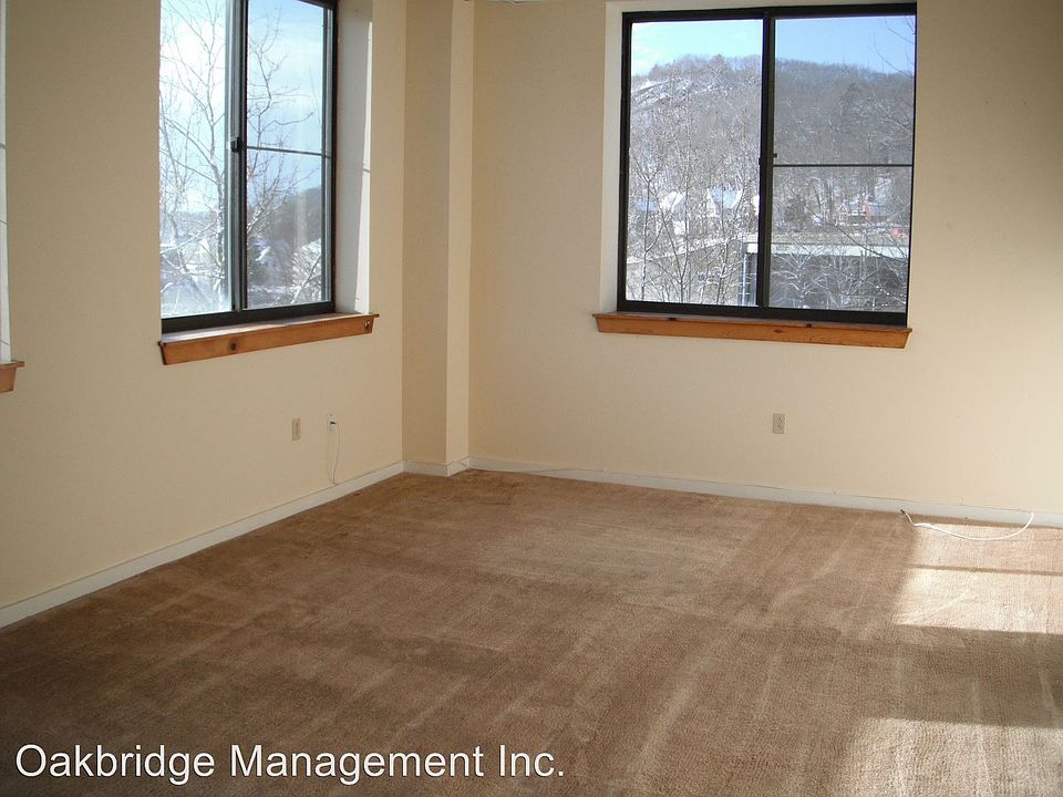 2nd image of 41 Deforest St APT B35