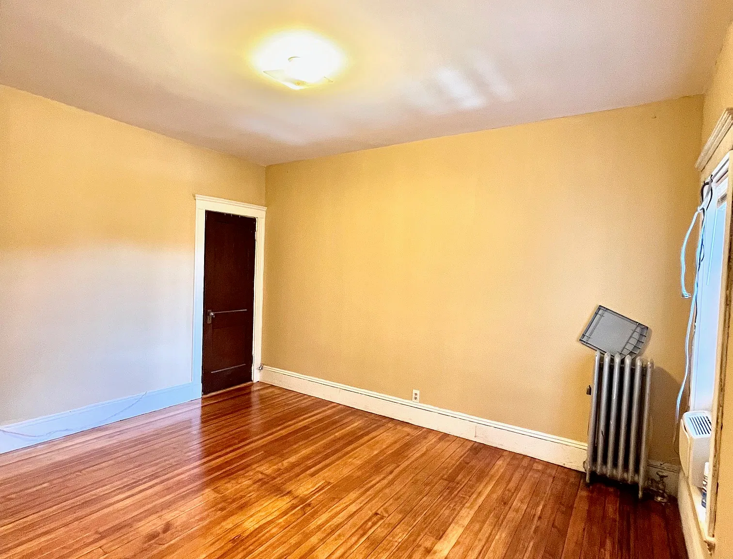 21 Long Ave — Photo 4