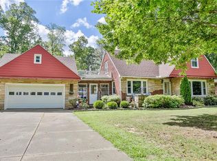 1550 Maple St, Barberton, OH 44203