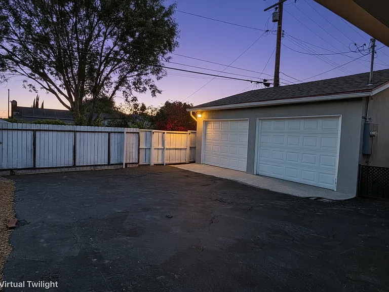 2621 Damien Ave — Photo 23