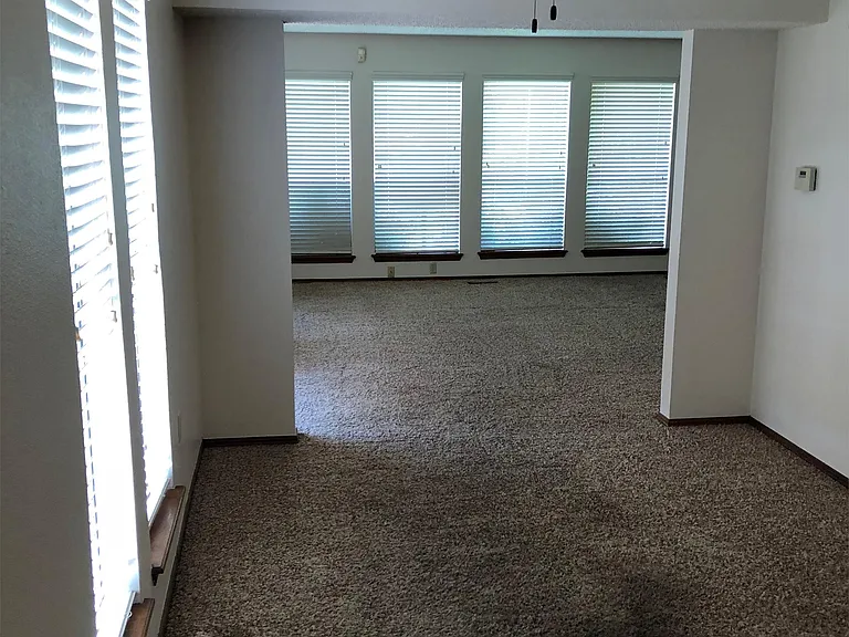 6448 W Hefner Rd — Photo 37